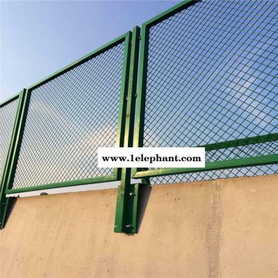 屯昌桥梁隔离网订做 海南圈地防护网图片 琼海园林浸塑网厂家图4