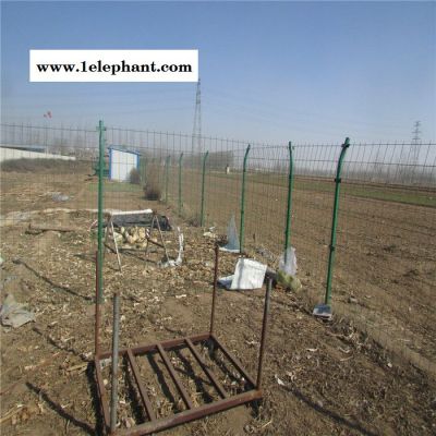 顺旺绿色铁丝围栏 围墙防护网 组装式防护栏图6