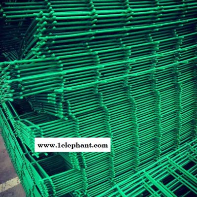庞璐可定制  机场双边丝护栏网 圈地双边丝防护网 双边丝护栏网 工厂围栏网 圈地框架防护网图3
