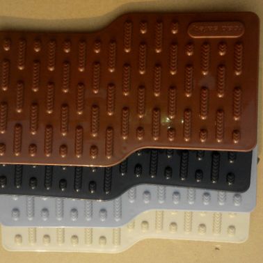 批量汽车脚垫防滑垫 不锈钢脚垫踏板 防滑耐磨 塑料脚踏板 防滑片