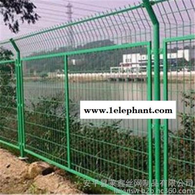 加工定做水库围栏@水库防护网厂家水源地护栏网@隔离网价格图1