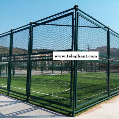 定制球场围栏防护网 运动场球场隔离防护网 体育场球场围网