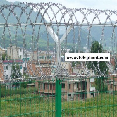 润光直销 机场围栏网 监狱隔离栅 铁丝刺绳防护网 刺绳立柱 监狱防护网图3