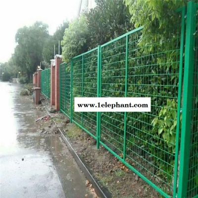 桥梁防护网 铁丝防护栏网 浸塑围栏网图4