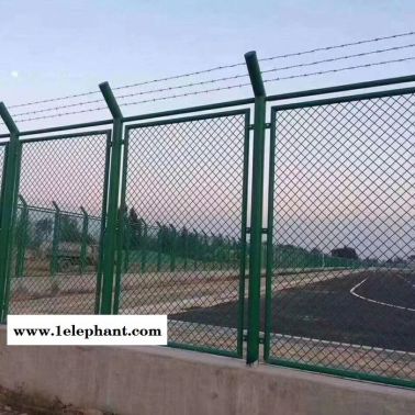现货供应 小区防护网 金属围栏网 圈地框架护栏