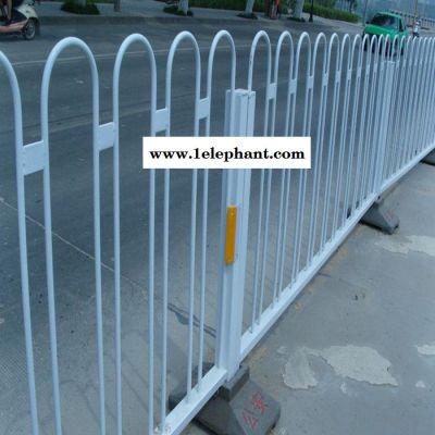 松雯 隔离栅 防护隔离栅栏 道路防护网 品质保证 厂家供应图1