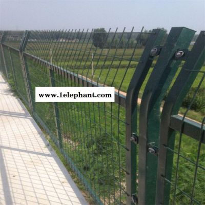 铁路两侧防护网 铁路护栏网 铁路围栏网图1