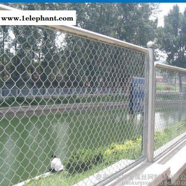 宝坤供应防护网、 围栏网、隔离栅、桥梁护栏网、防眩网、防抛网