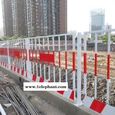 供销工地临边防护网 建筑基坑护栏网 地铁站警示安全围栏隔离网