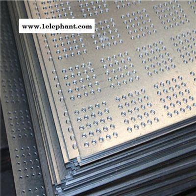 佳典爬架防护网片喷塑爬架网安平实体老厂家量大价格实惠 佳典爬架防护网片喷塑爬架网安平实体老厂家量大价格实惠