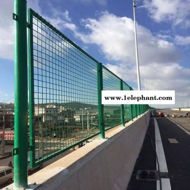 双边丝护栏网价格 圈地养殖场隔离围栏 果园防护网 施工安全防护围挡