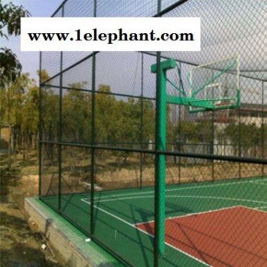 体育场围网篮球场地护栏网分防护网围网运动场围栏现货