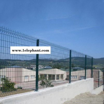 润光丝网铁路封闭网,绿色公路防护网,浸塑框架隔离网厂家图2