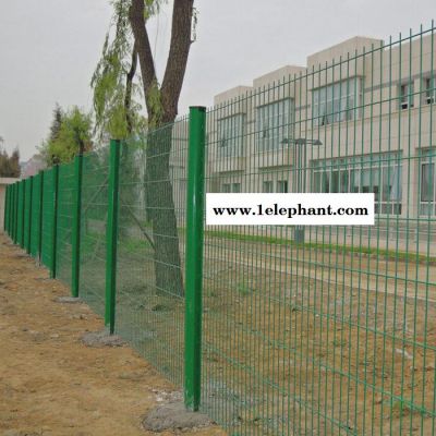 双边丝防护网 体育场护栏网 车间护栏网 围栏