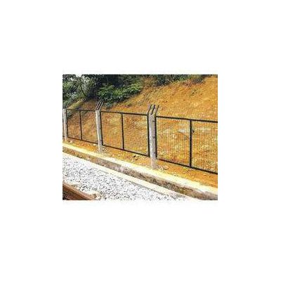 三海 铁路防护网 防护栅栏 高速公路封闭网 框架护栏网图6