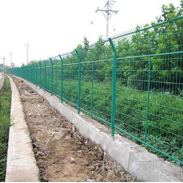 供应 科耀 边框防护网 铁丝护栏网 框架护栏网 公路护栏网 田园护栏网 绿化带防护网边框护栏网 边框网片 边框焊接网厂家