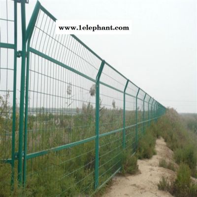 振鼎护栏 铁路护栏网 喷塑低碳钢丝铁路防护网隔离网 铁路框架护栏网 铁路栅栏