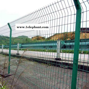 方川养殖铁丝网围栏双边丝护栏高速公路防护网绿化圈地果园隔离围栏