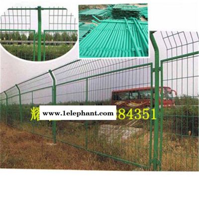 耀佳丝网 护栏网  框架护栏 浸塑网片防护网 小区围栏网  小区围栏网 铁丝网 隔离网 护栏网 框架护栏网图4