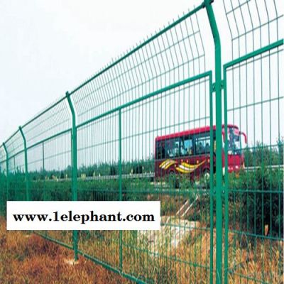 耀佳 现货双边丝护栏网 防护网 高速公路护栏网 公路护栏 围栏网 防护网 隔离栅 护栏网厂 铁丝围栏 边坡防护网图3