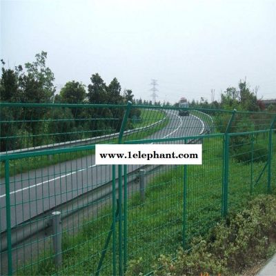 高品质  绿化隔离栏 刺绳防护栅栏  圈山围栏网  防护网 防护栅栏厂图5