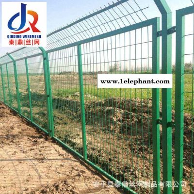 秦鼎 高速公路护栏网**道路铁丝护栏网种植双边丝弯头围栏防护网图4