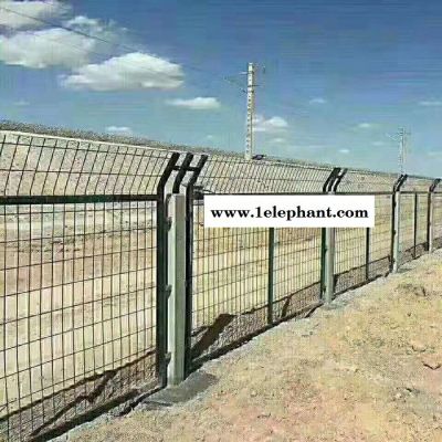 庞璐**  圈地框架防护网 螺旋交叉铁路护栏网 公路护栏网 铁路防护栏网 别墅框架护栏网 天津公路护栏网图5