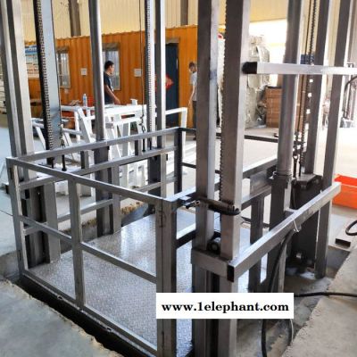 【龙铸机械】 工厂升降机2钝吨导轨式液压升降货梯图2