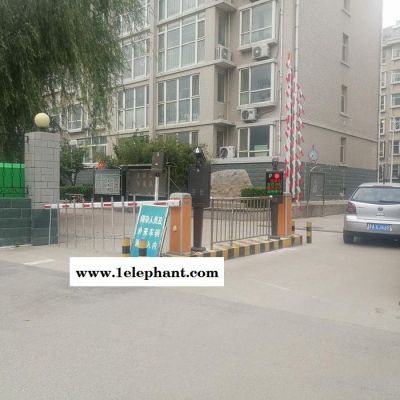 鸿海顺HHS-01 济南道闸厂家 济南起落杆道闸车牌识别系统安装小区|栅栏杆道闸定做图3