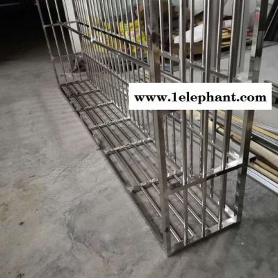 不锈钢防盗窗厂家_安全护窗定制_选金巧匠门业图3