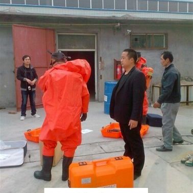威海防化服重型内置防化服JC-RFH02化工厂用防化服
