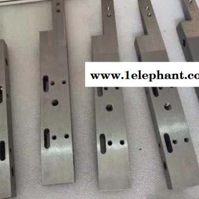 华昂厂家现货供应口罩机刀片白钢切刀外拉耳带剪刀机组鼻梁压条无纺布刀高速钢 支持定制图2