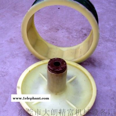 震动研磨机内胶   维修,衬胶图3