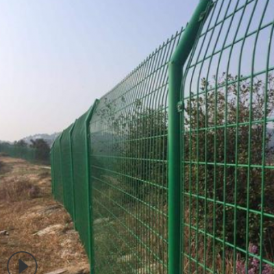 双边丝浸塑防腐铁丝防护网厂家定制公路果园养殖圈地双边丝护栏网