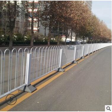 益宙市政护栏京式道路护栏隔离栏马路交通护栏城市安全施工人行道