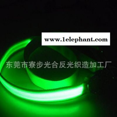 CE环保 现货LED发光宠物带 发光尼龙胸背带 流闪猫眼背带图3