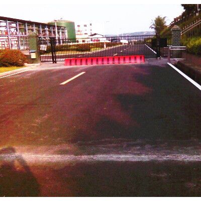 供应监狱路障机 广州路障机 机场路障机安装图 路障机图图2