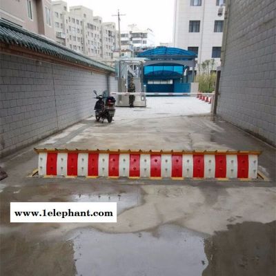 **直销液压翻板路障机图3