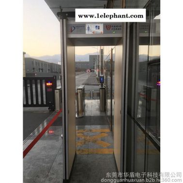 工厂安检门怎么过才不响