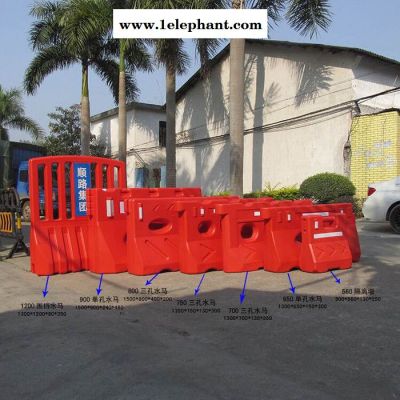 护栏厂家现货700*1300吹塑水马 可移动隔离墩 道路工程临时路障图5