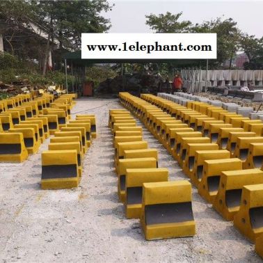 金鑫消防器材(图)-防撞墩供应-大鹏防撞墩