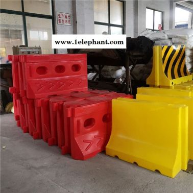中铁建施工水马防护栏厂家 市政工程滚塑水马 现场警示隔离围栏
