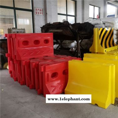 上海滚塑水马适用高速公路市政工程 滚塑水马比吹塑水马防撞能力更强