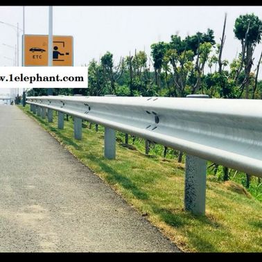 高速道路波形护栏防撞锌钢桥梁铝合金铁马三波镀锌栏板