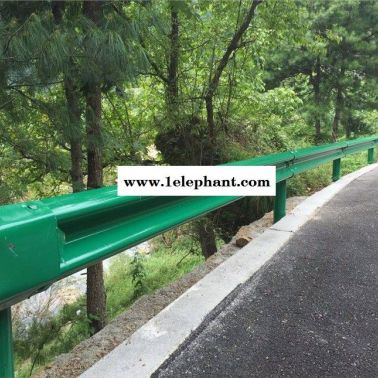 河北石家庄公路波形梁护栏板工地三波护栏板价格