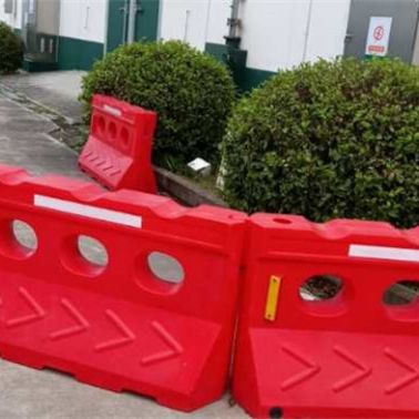 市政水马围栏 施工滚塑水马隔离墩 管道建设临时封道水马围档