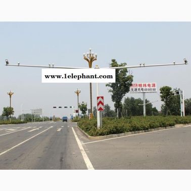 监控灯杆道路交通标志杆