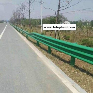 山东冠县公路波形护栏板厂家批量价双波三波护栏厂