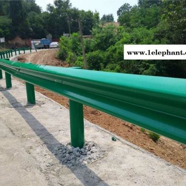 江西上饶公路波形梁护栏板热镀锌银白色护栏