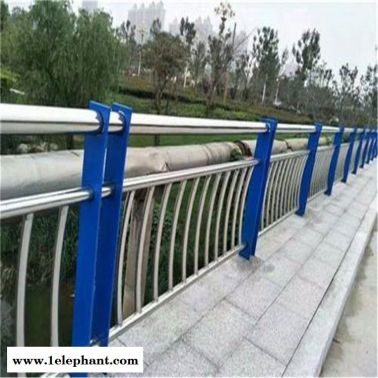 新闻:百色护栏立柱认准聊城市众顺